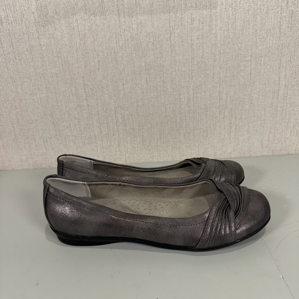 Cliffs White Mtn Ballet Flats 8.5 M Steel Gray Leatherette; Ruched Details